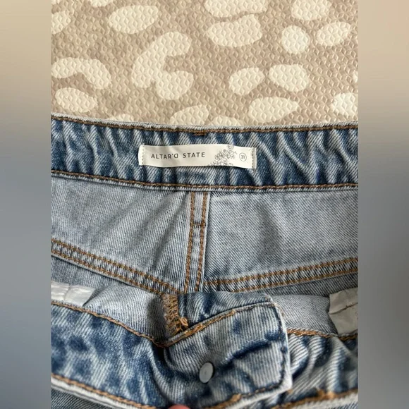 Altar’d State size 31 reg baggy high waist jeans - Picture 4 of 12
